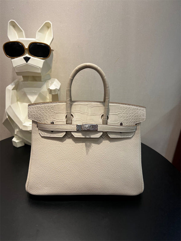  refined structured bag detail view showing craftsmanship 20