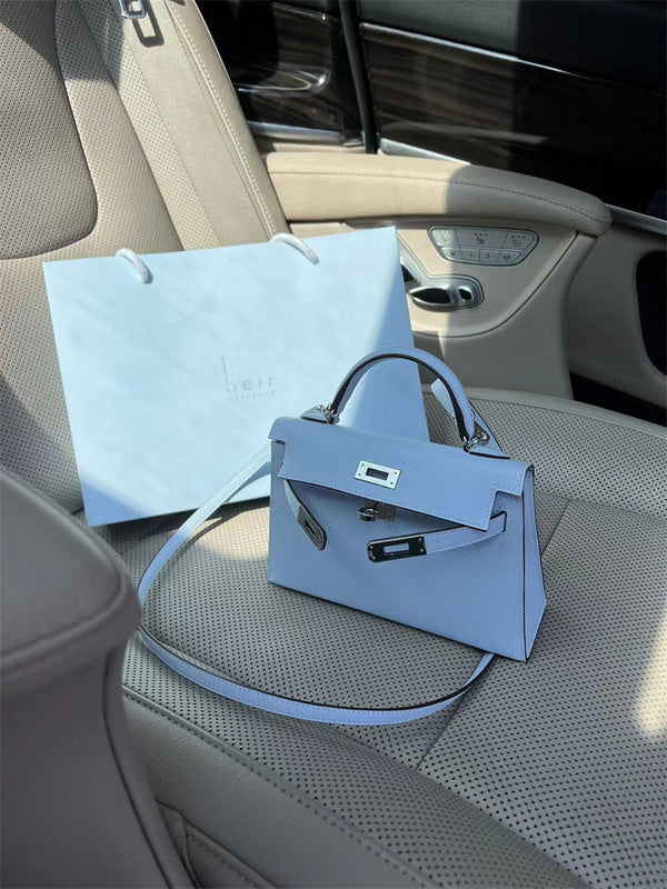  Clean-Lined carryall bag front view 13