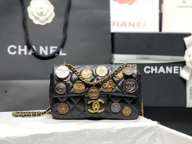 Zivas Charm Chic Craftsmanship Luxury Handbag (Everyday Luxury Essential) – Front View