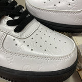 Nike all-black luxury sneakers view 4 retro runner design