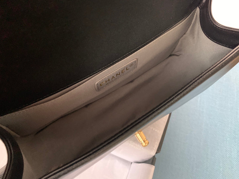  mid purse view 8