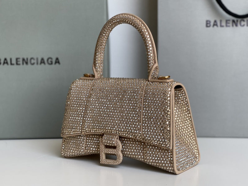 Zivas Charm Effortless Sophistication Statement Handbag (Everyday Luxury Essential) – Styled Look