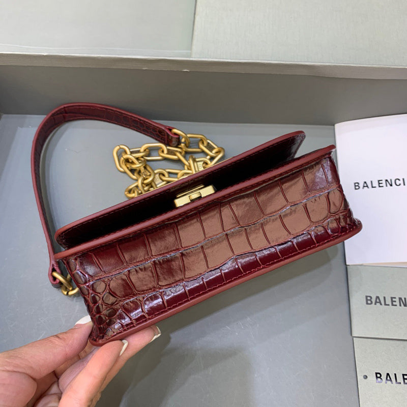 Chic Premium PU Leather Handbag - Everyday Elegance | Women's Everyday Carry Handbag #413 - hardware and detail close-up (image 5) of designer-inspired handbag