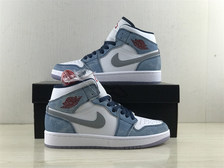 Nike classic monochrome luxury sneakers view 14 retro runner design