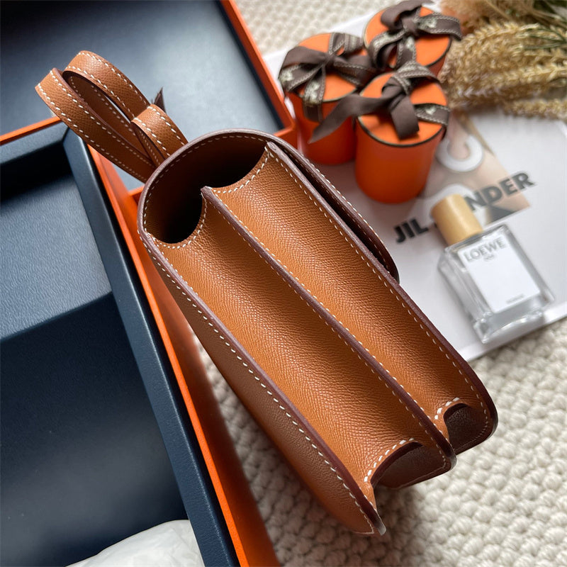 Streamlined bag shown from front angle