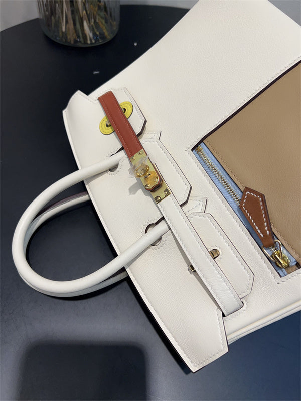  satchel interior and compartment view 9