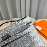 Versatile handbag styled for everyday wear