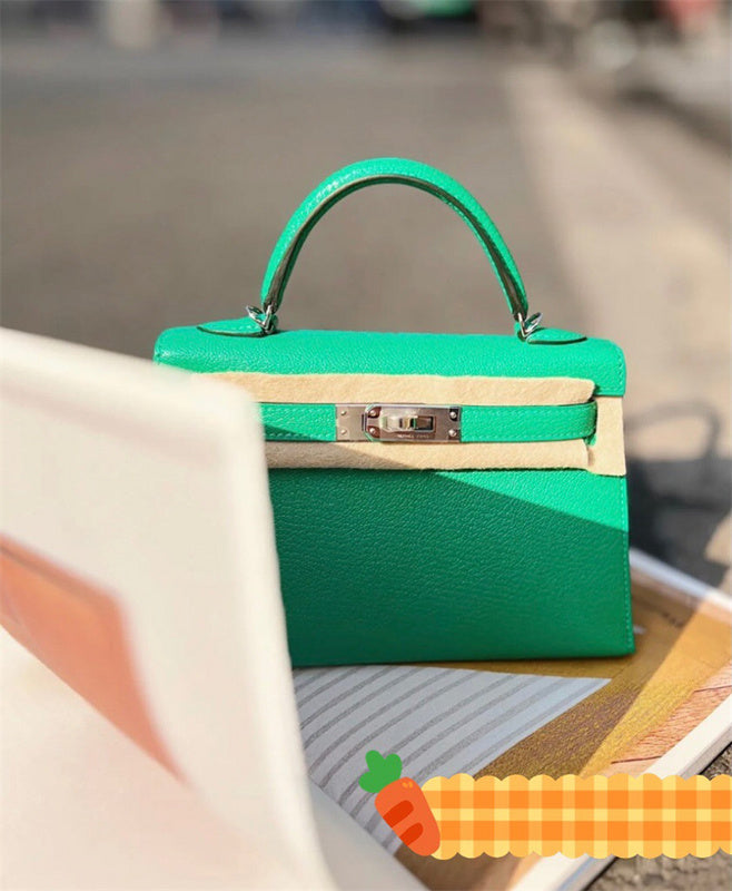  crossbody bag interior and compartment view