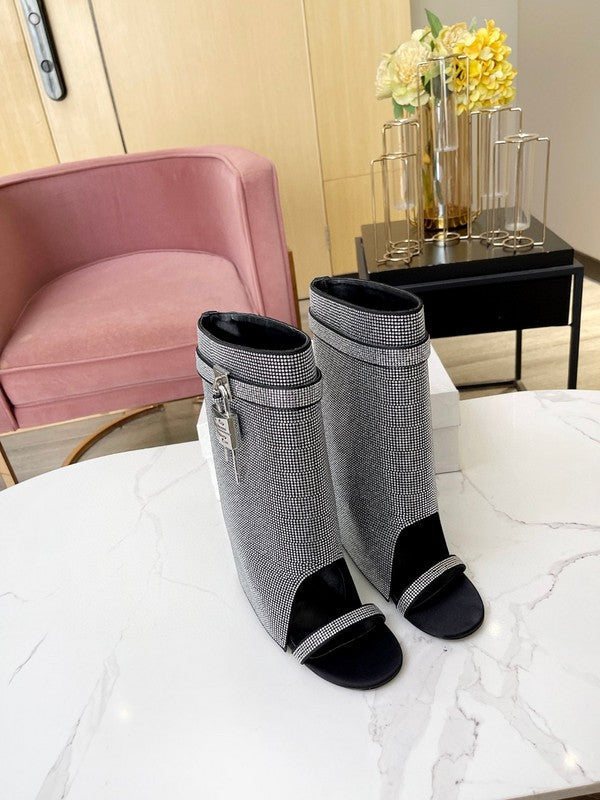 Givenchy shoes Style 139 - top view showing design