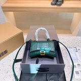 Ziva's Charm handbag – front view (one versatile size)