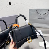 Ziva's Charm handbag – product shot (one versatile size)