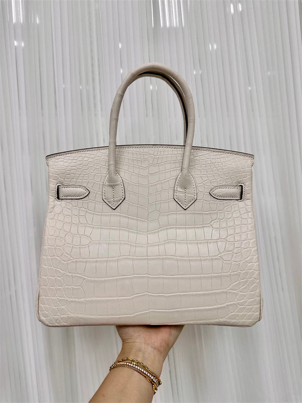  structured bag interior and compartment view