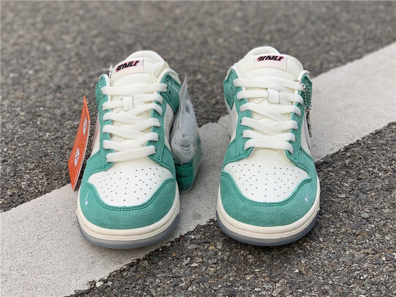Nike Men's & Women's Premium Designer Sneakers — Style 178 detail view