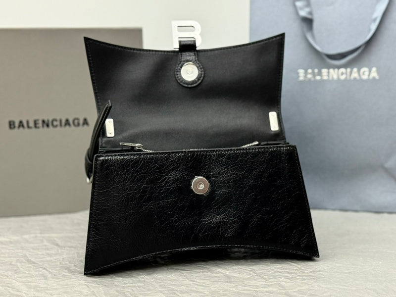 Zivas Charm Versatile Design Statement Handbag (Versatile Style Statement) – Back View