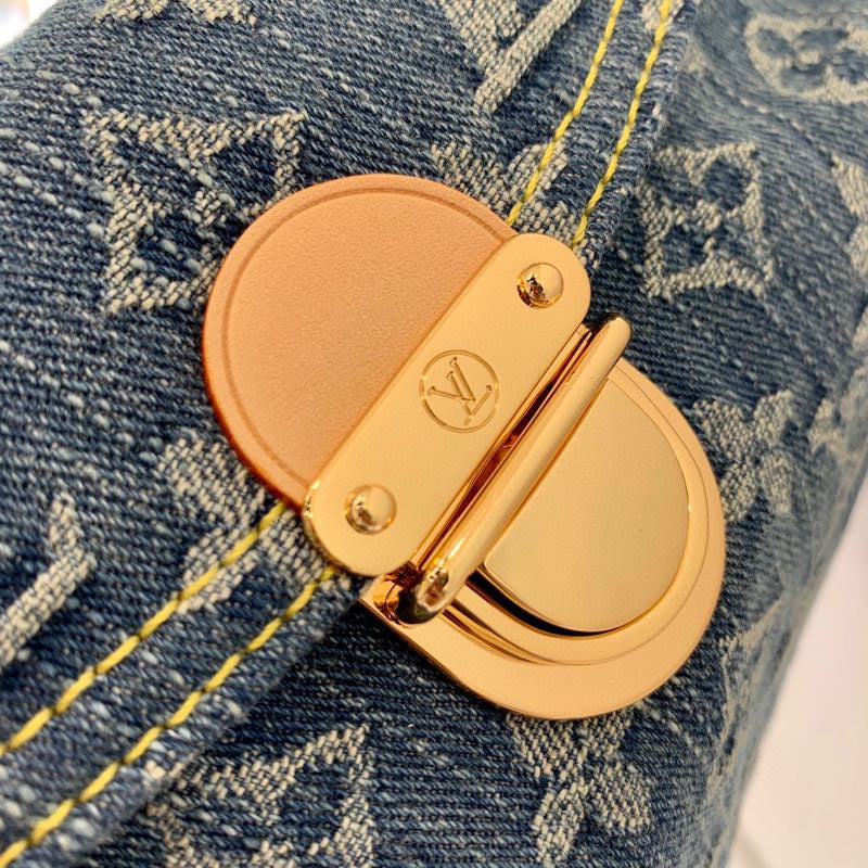  Streamlined satchel front view 7