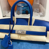  Elegant shoulder bag front view 7