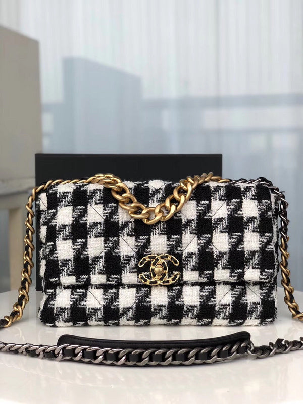  spacious purse view 3
