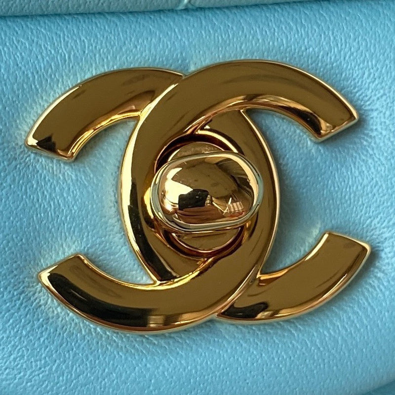  women's handbag, compact design, view 3