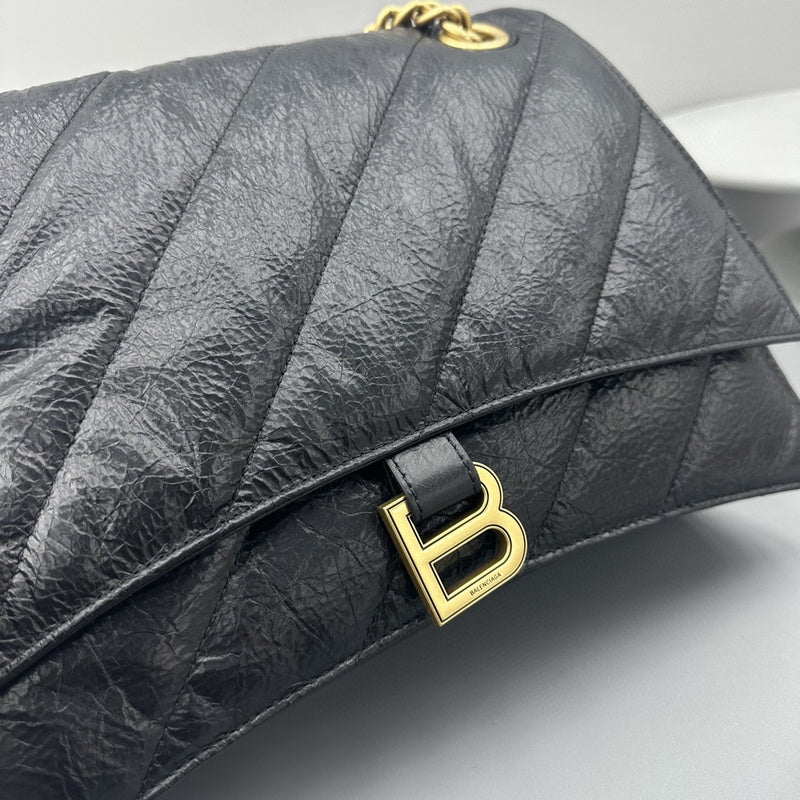 Zivas Charm Modern Minimalist Look Fashion Handbag (Considered Detail & Form) – Styled Look