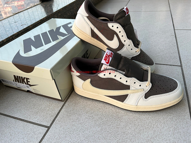 Nike all-black luxury sneakers view 4 low-top design