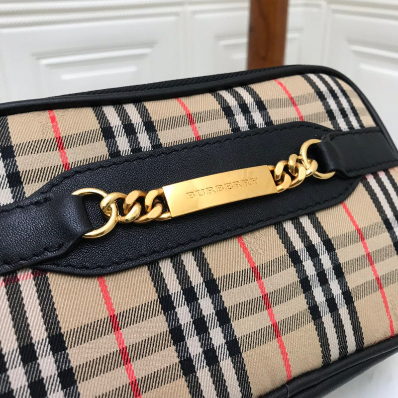 Ziva's Charm handbag – detail view (one versatile size)