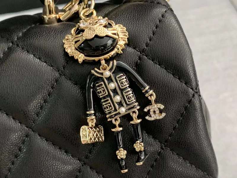 Zivas Charm Timeless Appeal Luxury Handbag (Signature Shape & Finish) – Detail View