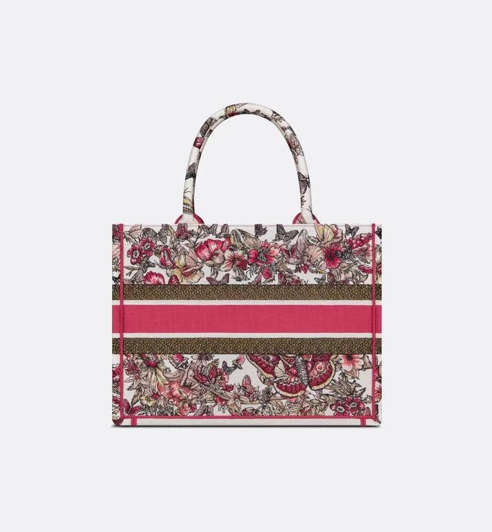 Side profile of elevated classic women's handbag – women's luxury accessory