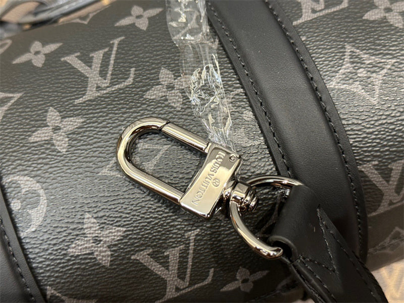  Contemporary everyday bag front view 7