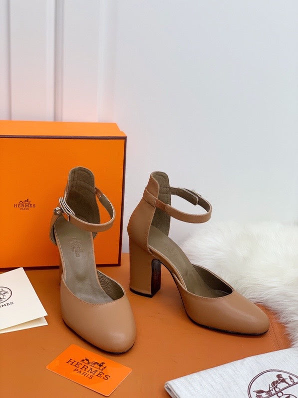 Hermes shoes Style 388 - true-to-life color detail