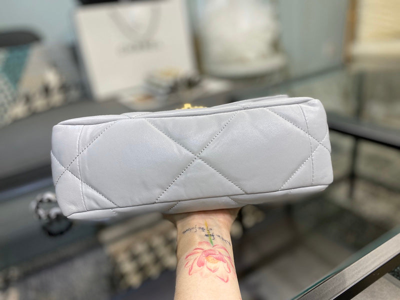  mid purse view 9