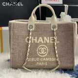 Zivas Charm Refined Everyday Style Luxury Handbag (Versatile Style Statement) – Detail View