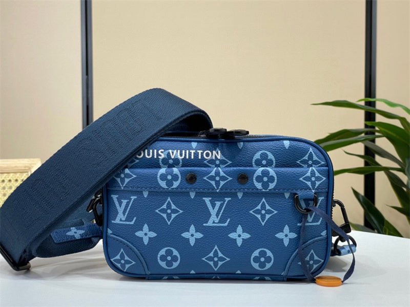  Statement crossbody bag front view