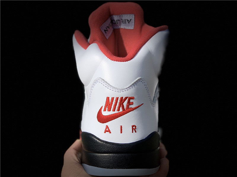 Nike Men's & Women's Iconic Street Trainers — Style 011 hardware detail