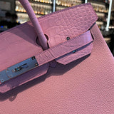  everyday bag close-up of hardware and finish