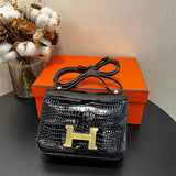  Smart shoulder bag front view
