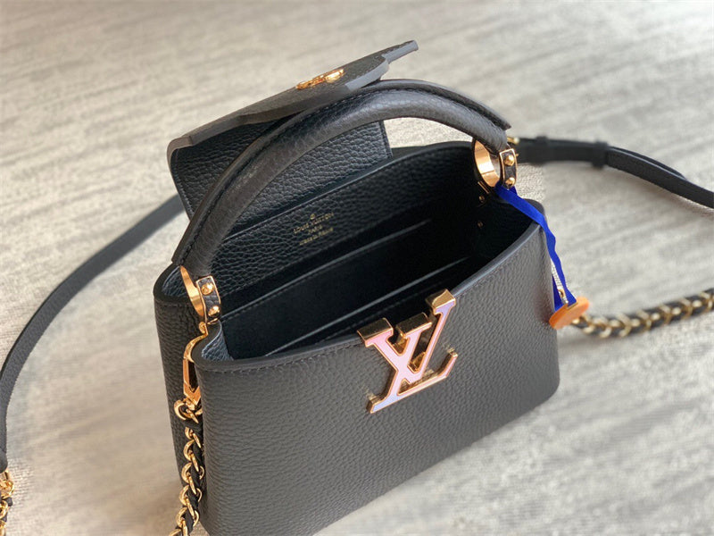  Chic everyday bag front view 19