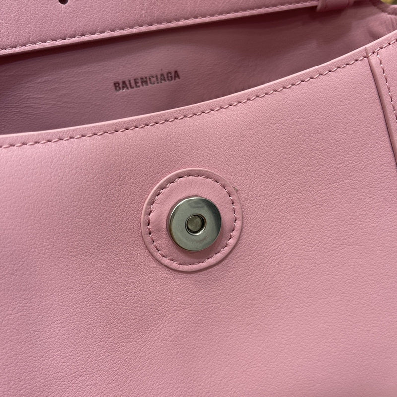 Zivas Charm Sleek Silhouette Statement Handbag (Designer-Inspired Craftsmanship) – Close-Up Detail