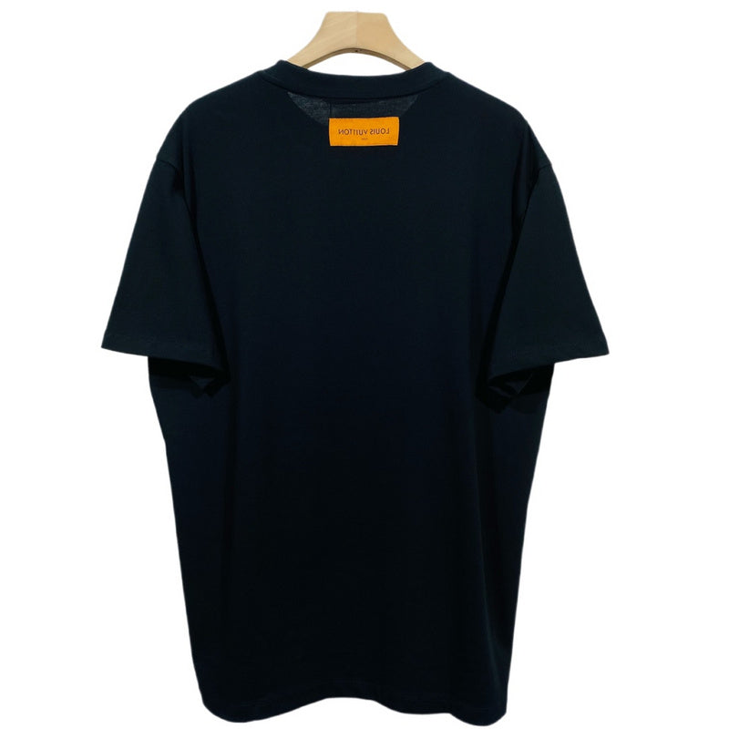 Side profile of Louis Vuitton cotton t-shirt with contemporary cut