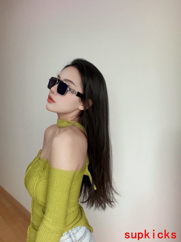 Front view of Louis Vuitton unisex sunglasses