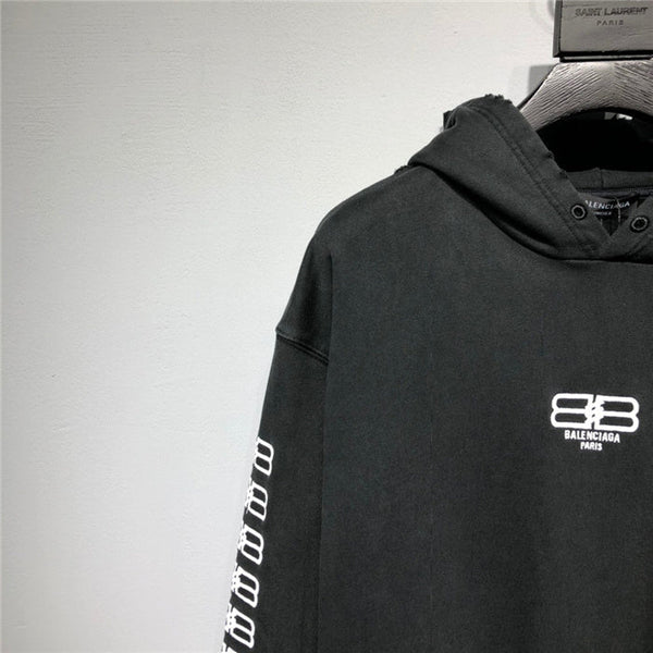 Three-quarter angle view of Balenciaga luxury piece style No.471