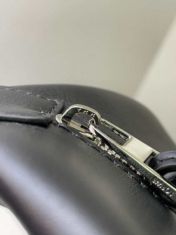 Ziva's Charm handbag – product shot (33cm*30cm*16cm)