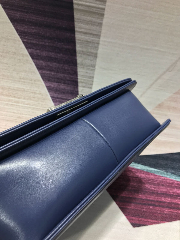  mid purse view 9
