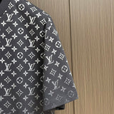 Full styled look of Louis Vuitton cotton t-shirt with logo-detail design