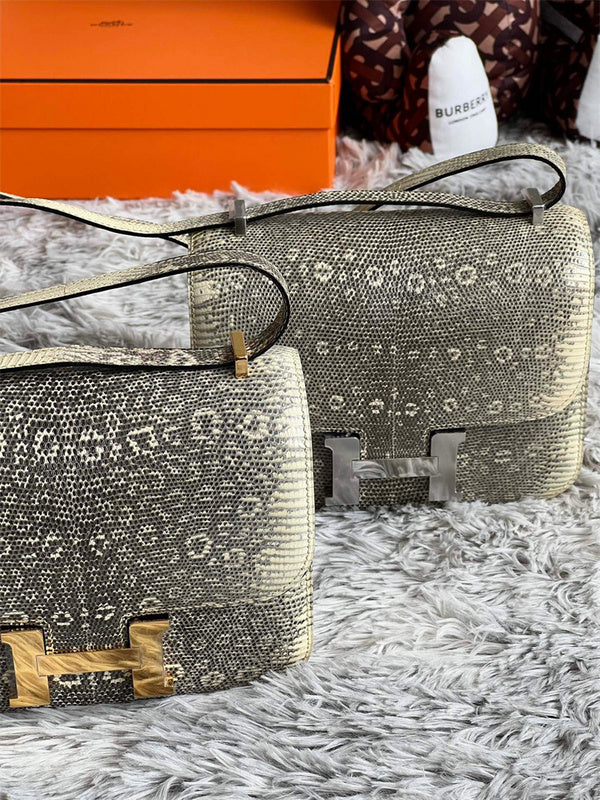  signature carryall bag styled with outfit