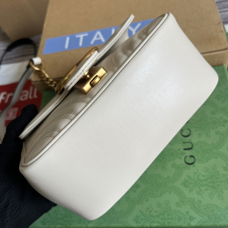 Streamlined handbag styled for everyday wear