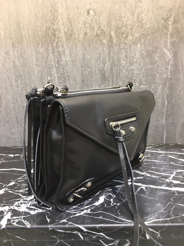 Sleek Faux Leather Handbag - Versatile Everyday Design | Women's Luxury Handbag #798 - close-up detail shot (image 3) of designer-inspired handbag