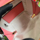 Close-up detail of structured refined women's handbag – women's everyday handbag