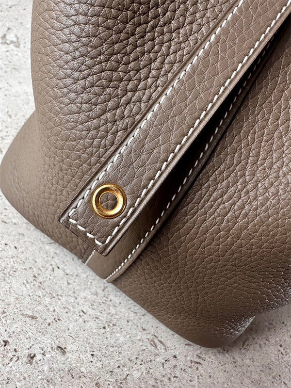  Structured crossbody bag front view 19