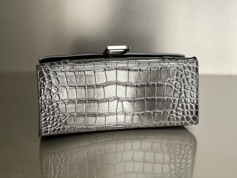 Zivas Charm Classic Sensibility Statement Handbag (Refined Practical Design) – Back View