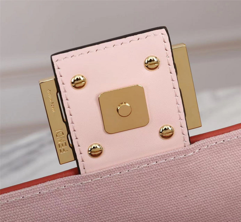 Ziva's Charm handbag – close-up view (Standard Size)